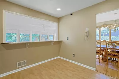 21 Kreuz Drive, West Nyack, NY 10994 - Photo 10