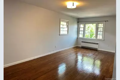13 Juniper Road #2nd Fl, Port Washington, NY 11050 - Photo 8