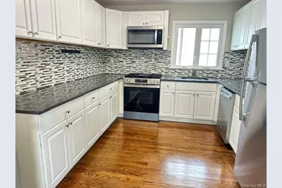 13 Juniper Road #2nd Fl, Port Washington, NY 11050 - Photo 2