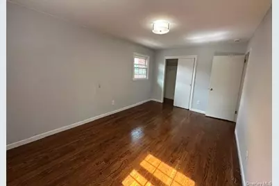 13 Juniper Road #2nd Fl, Port Washington, NY 11050 - Photo 4