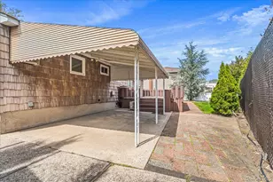 21 Norman St, Lynbrook, NY 11563 - Photo 26