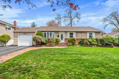 21 Norman Street, Lynbrook, NY 11563 - Photo 2