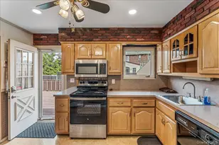 21 Norman St, Lynbrook, NY 11563 - Photo 8