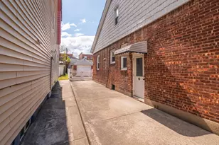 89-90 221st St, Queens Village, NY 11427 - Photo 28