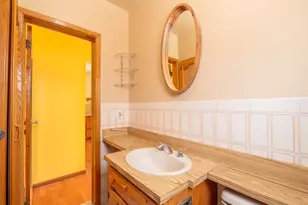 89-90 221st St, Queens Village, NY 11427 - Photo 18