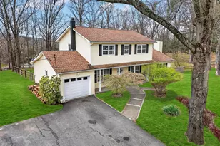16 Mockingbird Ln, Washingtonville, NY 10992 - Photo 2