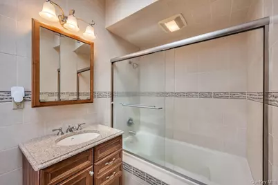 64 Muttontown Eastwoods Road, Syosset, NY 11791 - Photo 18