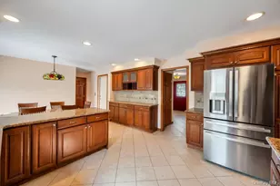64 Muttontown Eastwoods Rd, Syosset, NY 11791 - Photo 14