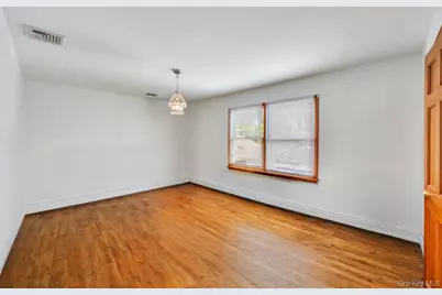 64 Muttontown Eastwoods Road, Syosset, NY 11791 - Photo 20