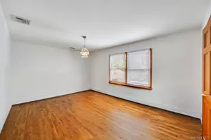 64 Muttontown Eastwoods Rd, Syosset, NY 11791 - Photo 20