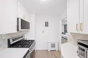 220-02 Stronghurst Ave, Queens Village, NY 11427 - Photo 10