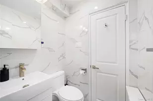 220-02 Stronghurst Ave, Queens Village, NY 11427 - Photo 18