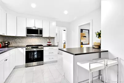 17 Neulist Avenue, Port Washington, NY 11050 - Photo 8