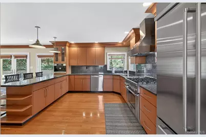 16 E Slope Road, Bayville, NY 11709 - Photo 10