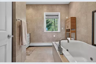 16 E Slope Road, Bayville, NY 11709 - Photo 30