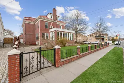 20931 39th Avenue, Bayside, NY 11361 - Photo 4