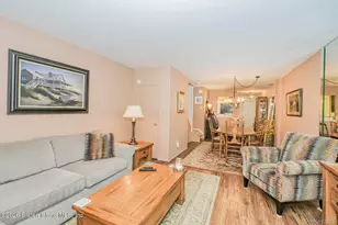 31 Stonegate Dr, New York, NY 10304 - Photo 2