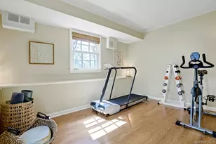 156 Rock Creek Ln, Scarsdale, NY 10583 - Photo 20