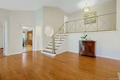 156 Rock Creek Lane, Scarsdale, NY 10583 - Photo 4