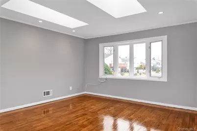 5 Glenbrook Road, Hicksville, NY 11801 - Photo 2