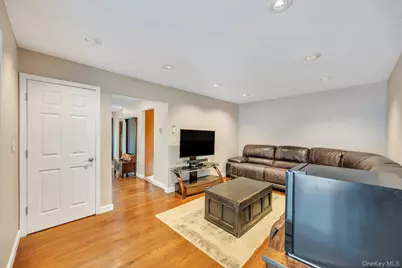 56 Pamlico Avenue, Ronkonkoma, NY 11779 - Photo 20