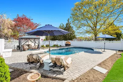 56 Pamlico Avenue, Ronkonkoma, NY 11779 - Photo 32