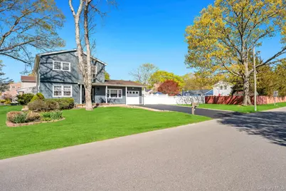 56 Pamlico Avenue, Ronkonkoma, NY 11779 - Photo 4