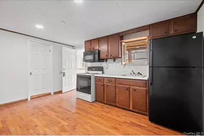 35 Fallkill Avenue, Poughkeepsie, NY 12601 - Photo 10