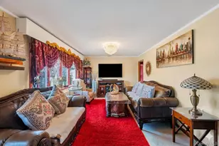 67 Myers Ave, Hicksville, NY 11801 - Photo 4