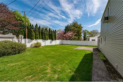 17 Wentworth Drive, Dix Hills, NY 11746 - Photo 6
