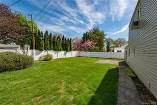 17 Wentworth Dr, Dix Hills, NY 11746 - Photo 6