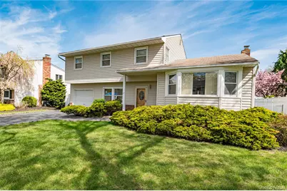 17 Wentworth Drive, Dix Hills, NY 11746 - Photo 4