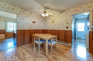 17 Wentworth Dr, Dix Hills, NY 11746 - Photo 24