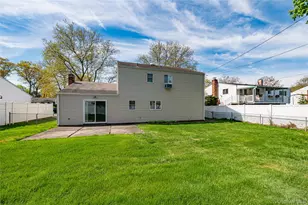 17 Wentworth Dr, Dix Hills, NY 11746 - Photo 8