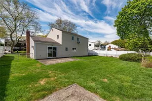 17 Wentworth Dr, Dix Hills, NY 11746 - Photo 10
