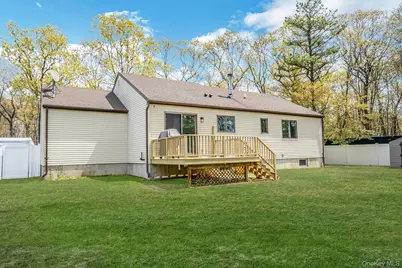 104 Cedarhurst Avenue, Medford, NY 11763 - Photo 34