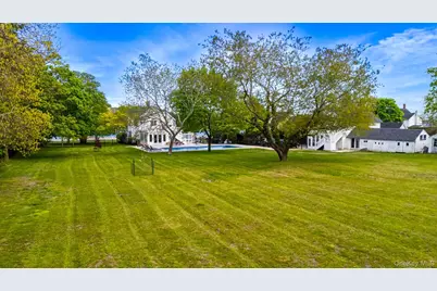 96 Lake Avenue, Center Moriches, NY 11934 - Photo 10