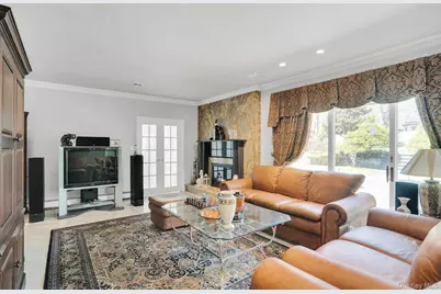 [Address not provided], Dix Hills, NY 11746 - Photo 20