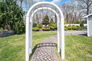 [Address not provided], Dix Hills, NY 11746 - Photo 42