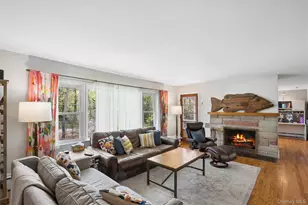 45 Woodland Dr, Smithtown, NY 11787 - Photo 10