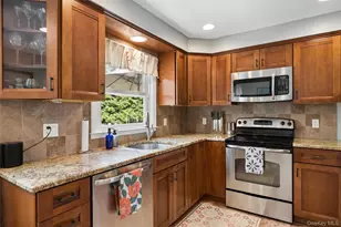 45 Woodland Dr, Smithtown, NY 11787 - Photo 14