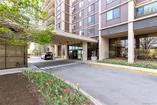 269-10 Grand Central Pkwy, Floral Park, NY 11005 - Photo 2