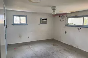 41 Princeton St, Bay Shore, NY 11706 - Photo 10