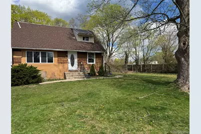 41 Princeton Street, Bay Shore, NY 11706 - Photo 2