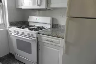11 Schenck Ave, Great Neck, NY 11021 - Photo 8