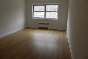 11 Schenck Ave, Great Neck, NY 11021 - Photo 4