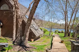 366 W Lake Blvd, Mahopac, NY 10541 - Photo 12