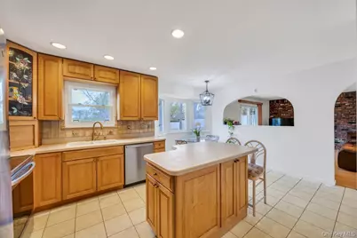 9 Chester Street, Smithtown, NY 11787 - Photo 14