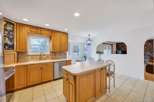 9 Chester St, Smithtown, NY 11787 - Photo 14