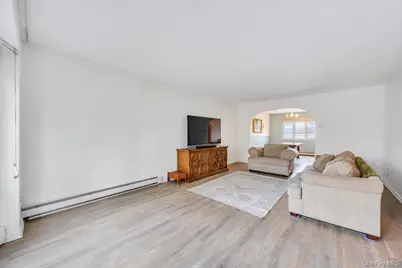 9 Chester Street, Smithtown, NY 11787 - Photo 10
